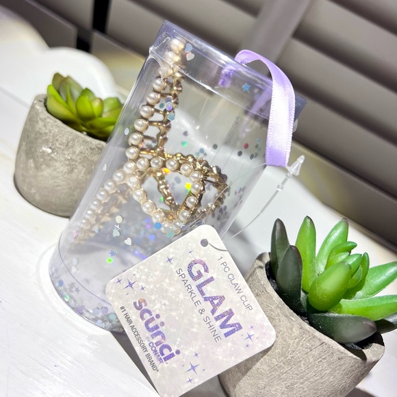 VALENTINE'S DAY GIFT SET ($200 Value) - Picture 6 of 9